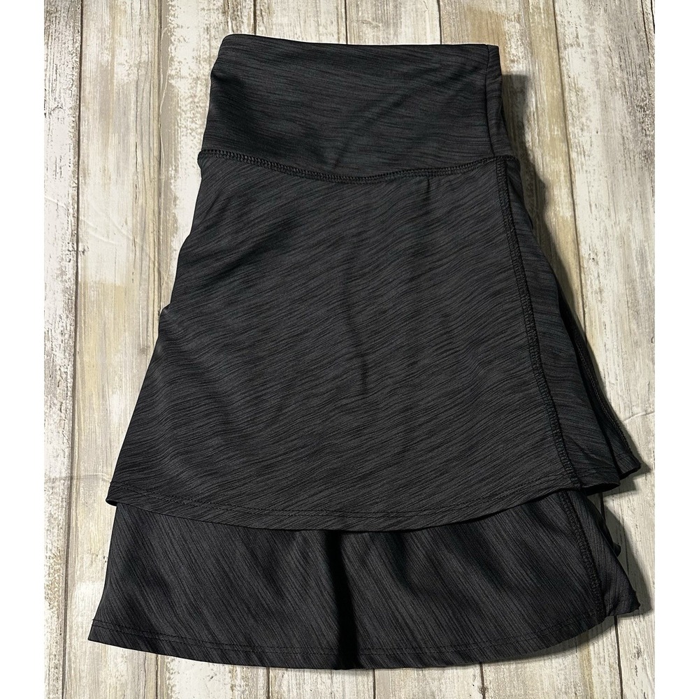 Greg Norman Women's Ruffle Golf Skort.  Size‎ Medium Charcoal Gray And Black